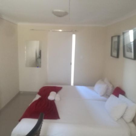 Mo-Nize Villa Guesthouse Otjiwarongo Kültér fotó