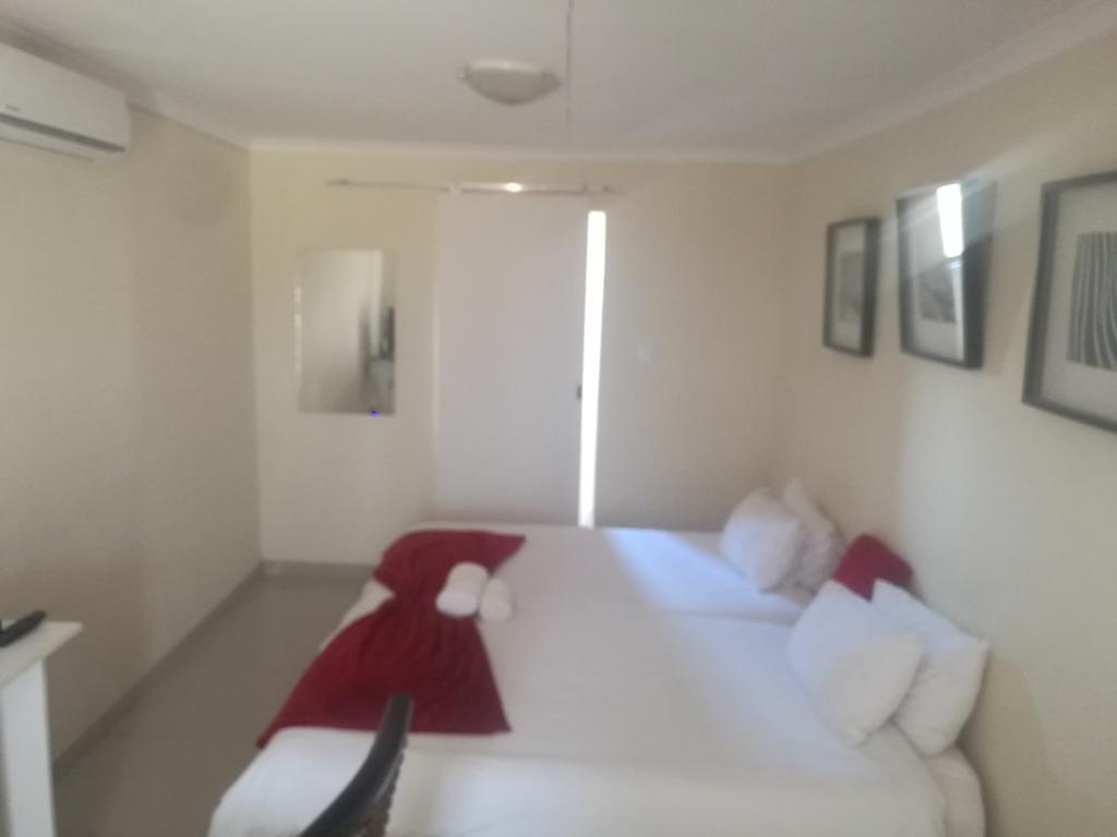 Mo-Nize Villa Guesthouse Otjiwarongo Kültér fotó